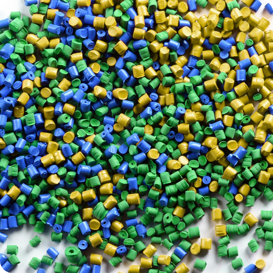 Plastic re-granulates Plastic re-granulates